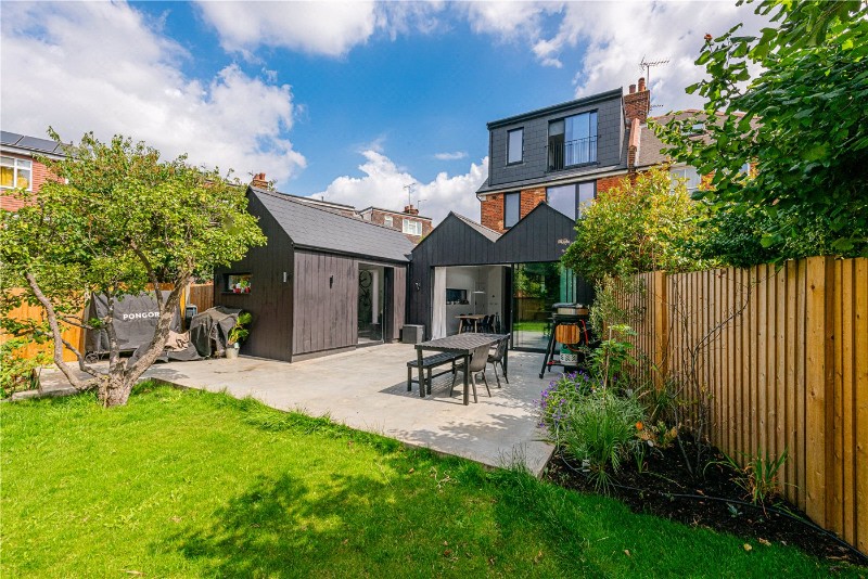 Kings Road, London, NW10