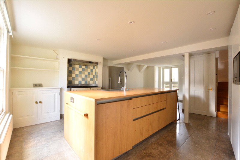 Lizban Street, London, SE3