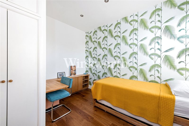 Vale Grove, London, N4