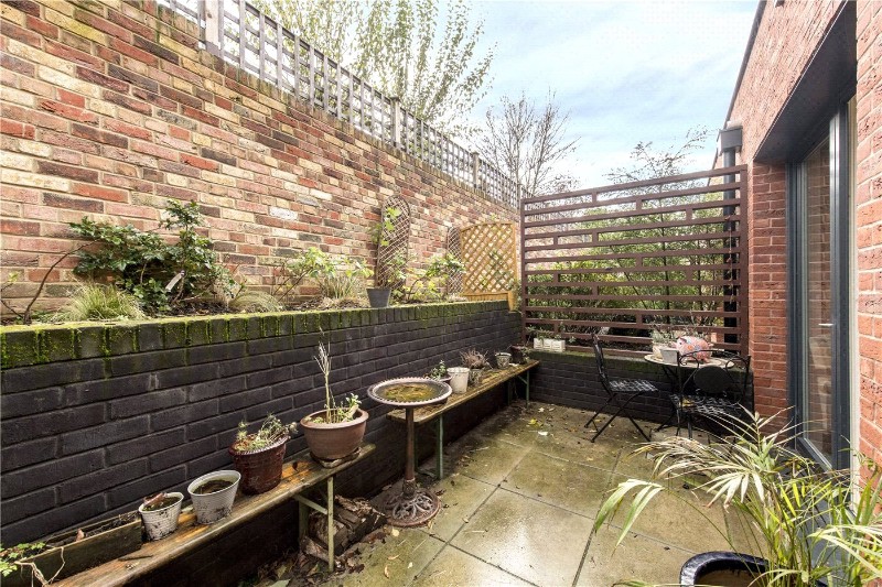 Mountearl Gardens, London, SW16