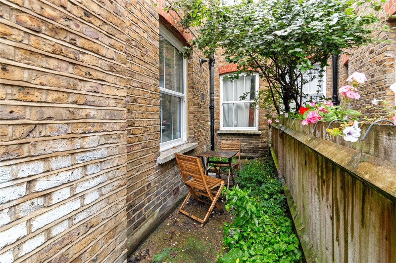 Stapleton Road, London, SW17