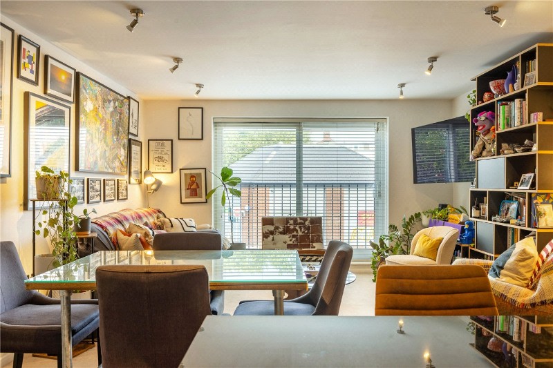 Wandsworth Road, London, SW8