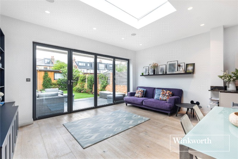 Bow Lane, Finchley, London, N12