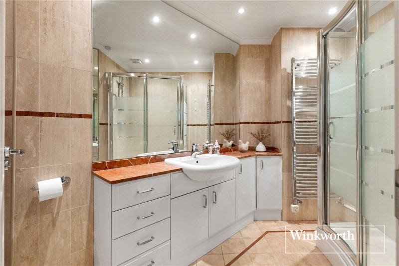 Hendon Lane, Finchley, London, N3