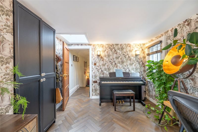 Dynham Road, London, NW6