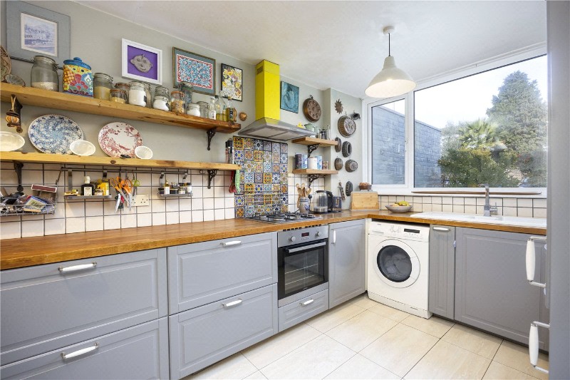 Arnal Crescent, London, SW18