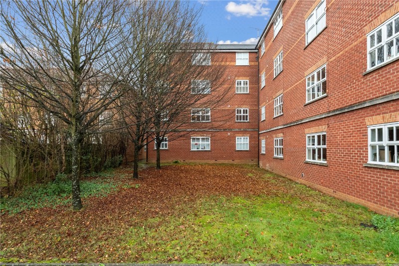 Lisle Close, London, SW17