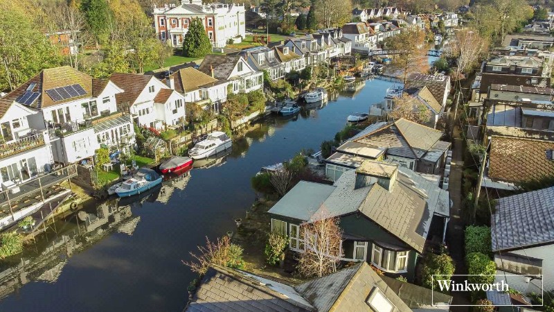 Sunbury Court Island, Sunbury-on-Thames, Surrey, TW16