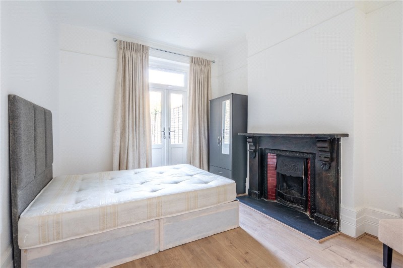 Deronda Road, London, SE24
