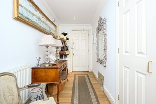 Oatlands Chase, Weybridge, Surrey, KT13