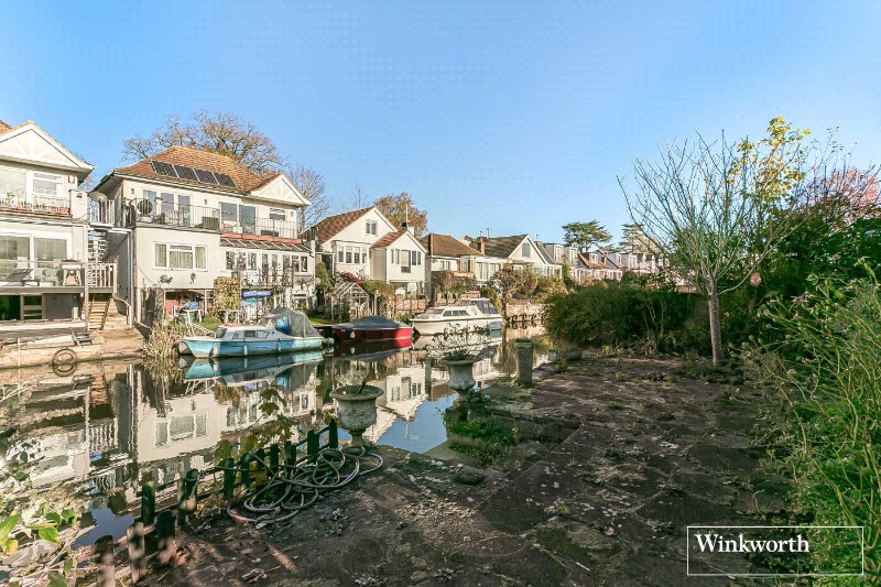 Sunbury Court Island, Sunbury-on-Thames, Surrey, TW16