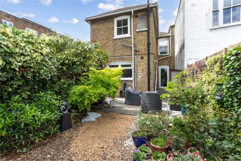 St. James's Drive, London, SW17