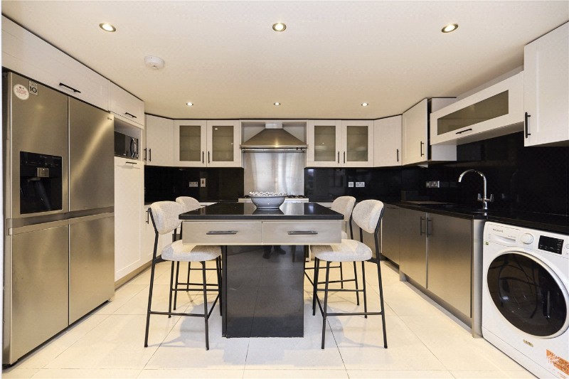 Ordnance Mews, London, NW8