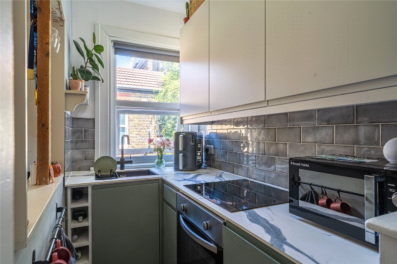 Salford Road, London, SW2