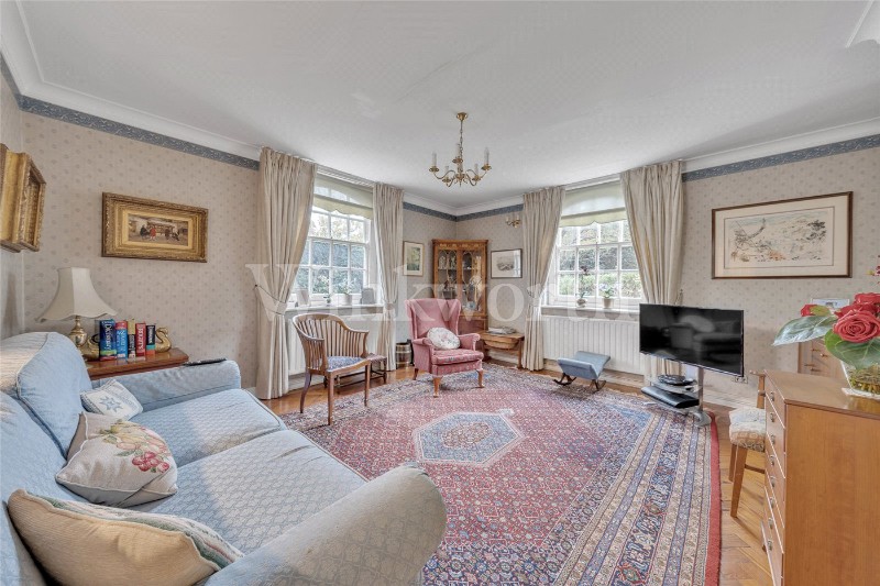 North Square, London, NW11