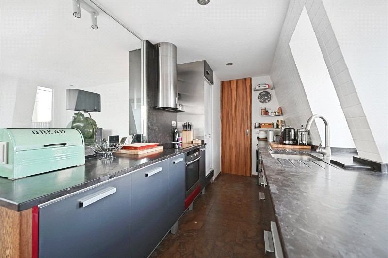 Bedford Avenue, London, WC1B
