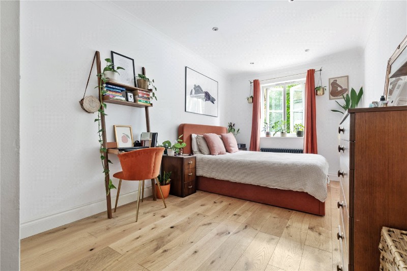 Bristowe Close, London, SW2