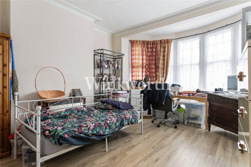 The Crest, London, N13