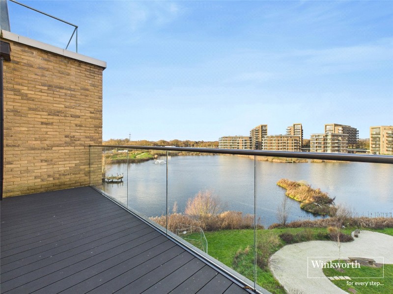 Flagstaff Road, Green Park, Reading, Berkshire, RG2