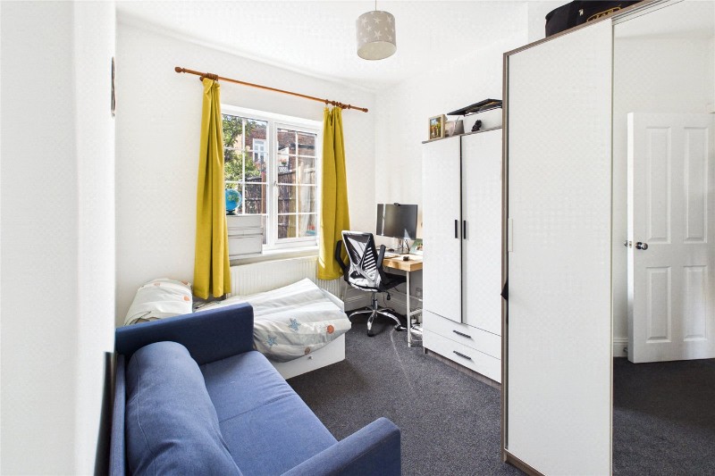 Cricklade Avenue, London, SW2