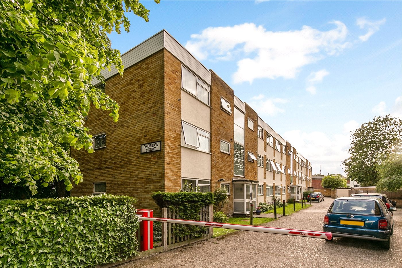3 bedroom property for sale in Sutton Court, Fauconberg Road, Chiswick
