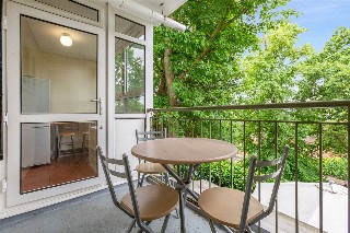 Winterfold Close, London, SW19