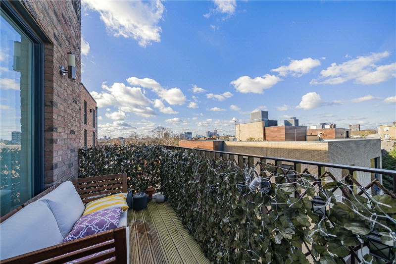 River Rise Close, London, SE8