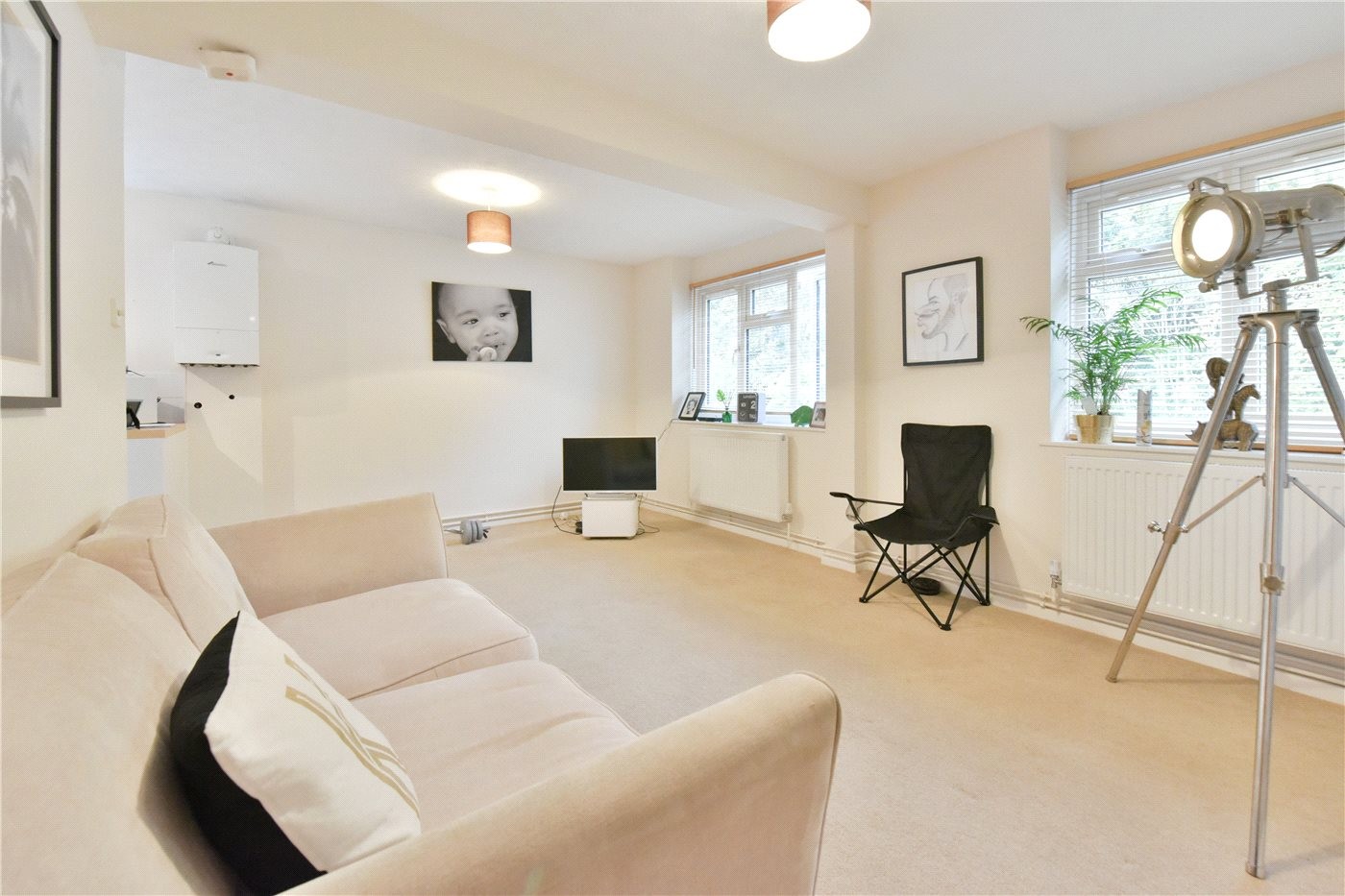 1 bedroom property for sale in Berkeley Court, Weybridge, Surrey, KT13