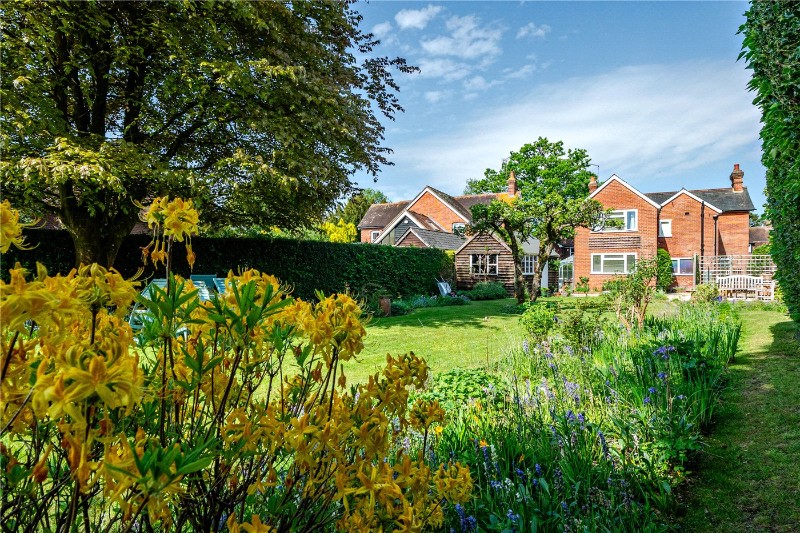 Lickfolds Road, Rowledge, Farnham, Surrey, GU10