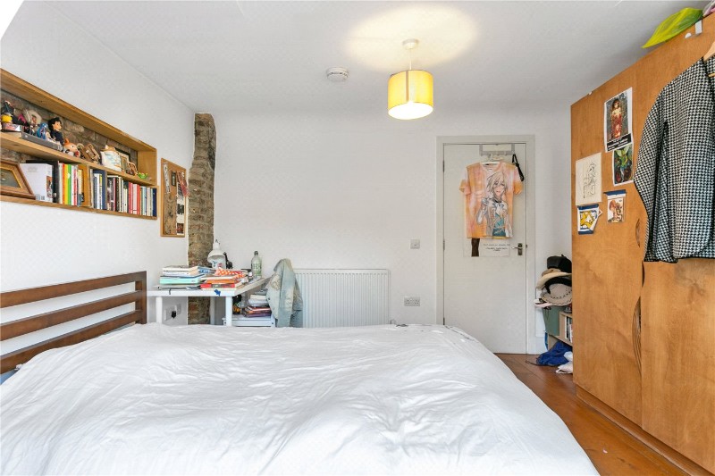 Whitechapel High Street, London, E1