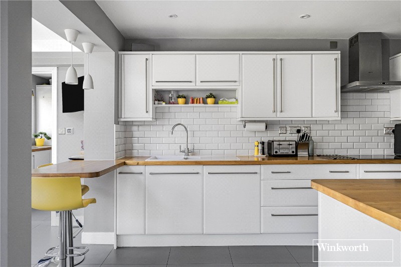 Heywood Drive, Bagshot, Surrey, GU19