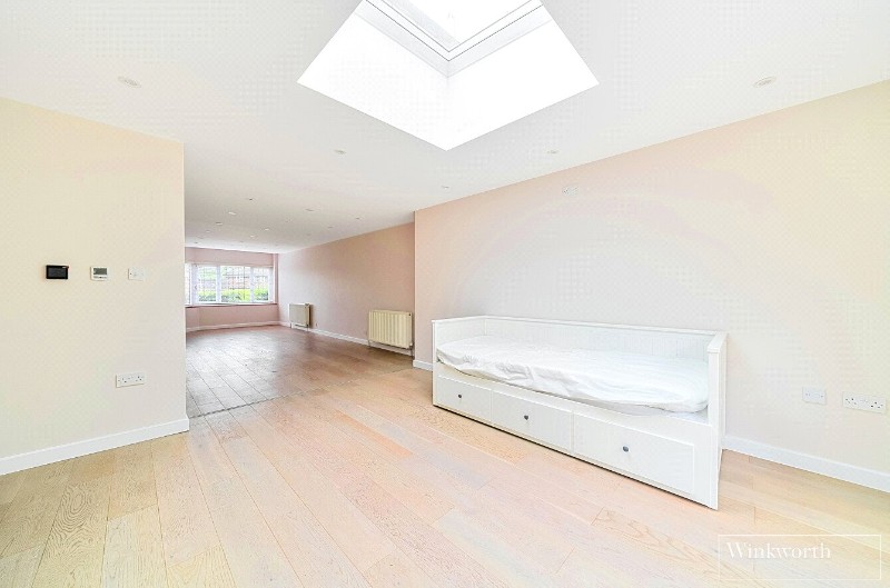 Bagshot Green, Bagshot, GU19