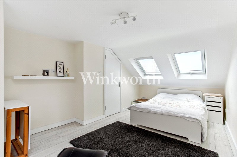 Station Crescent, London, N15