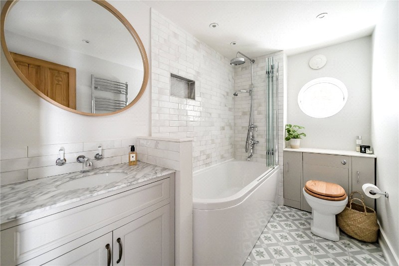 St. Georges Road, Farnham, Surrey, GU9