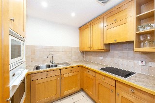 Rosebery Avenue, London, EC1R