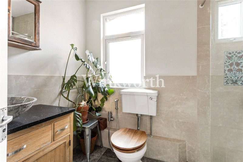 Westbury Avenue, London, N22