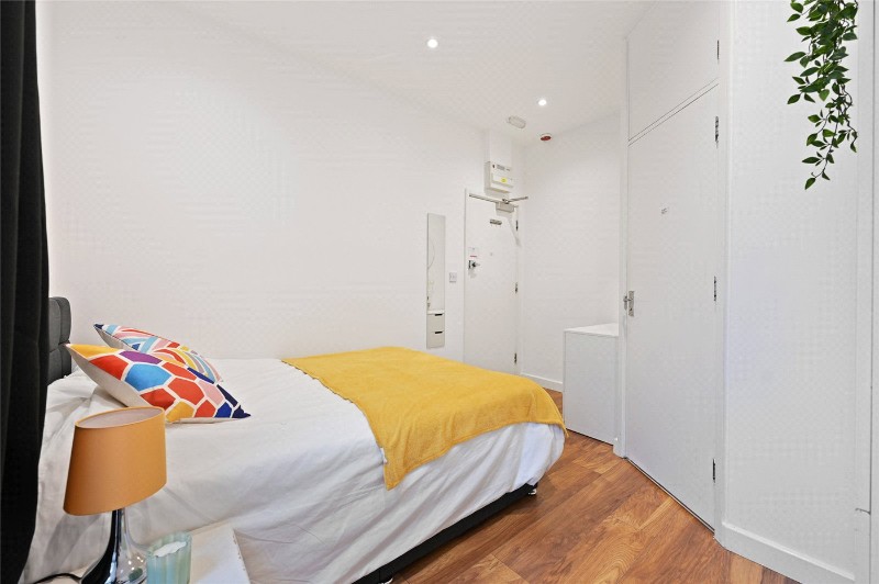 Bloemfontein Avenue, London, W12