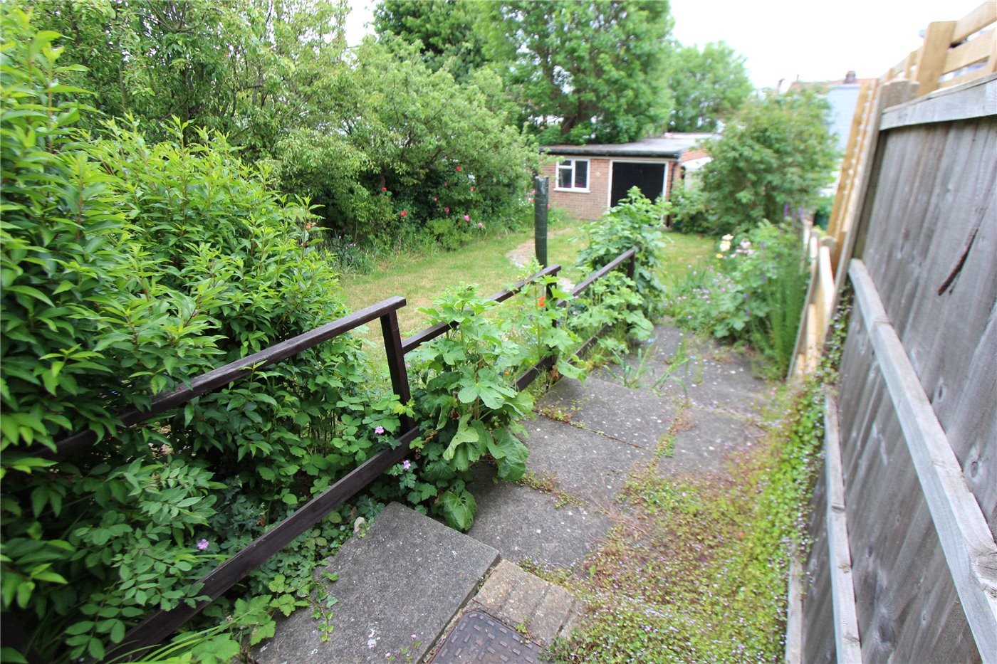 4 bedroom property for sale in Woodfield Gardens, LeighonSea, Essex