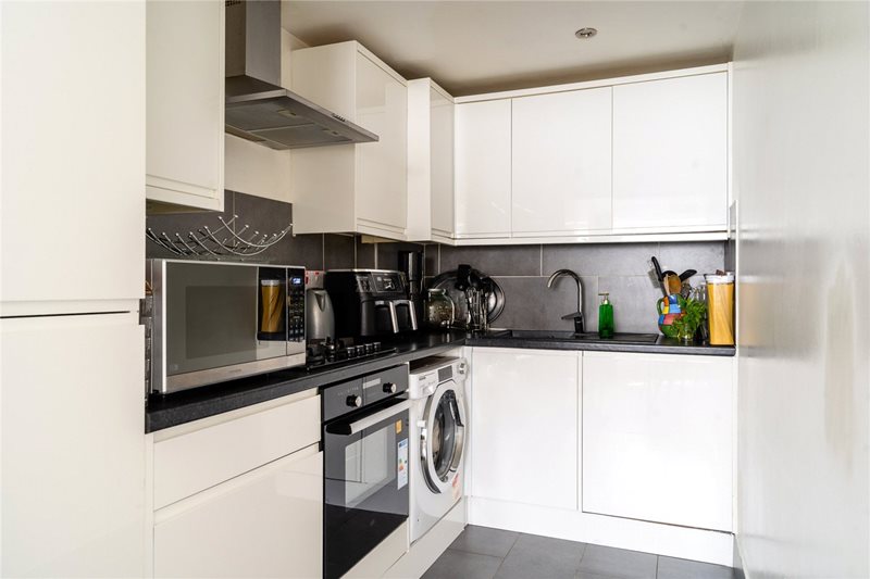 Cricklade Avenue, London, SW2