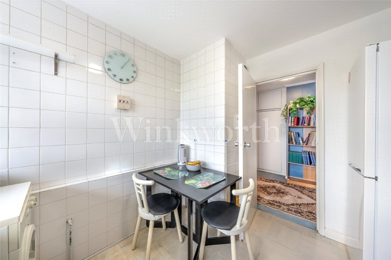 James Close, Woodlands, London, NW11