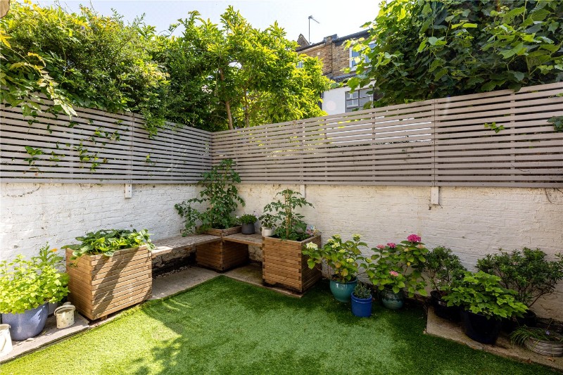 Sutton Lane North, London, W4