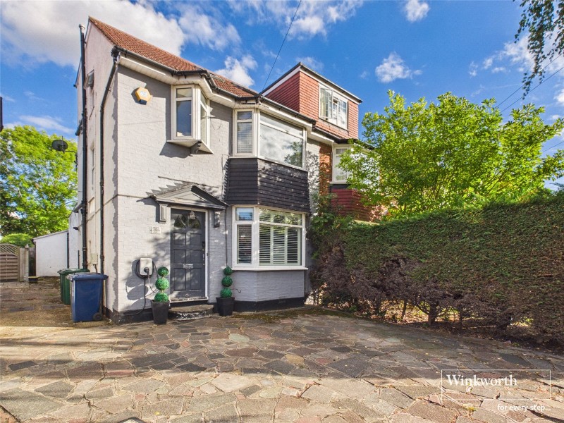 Farm Road, Edgware, HA8