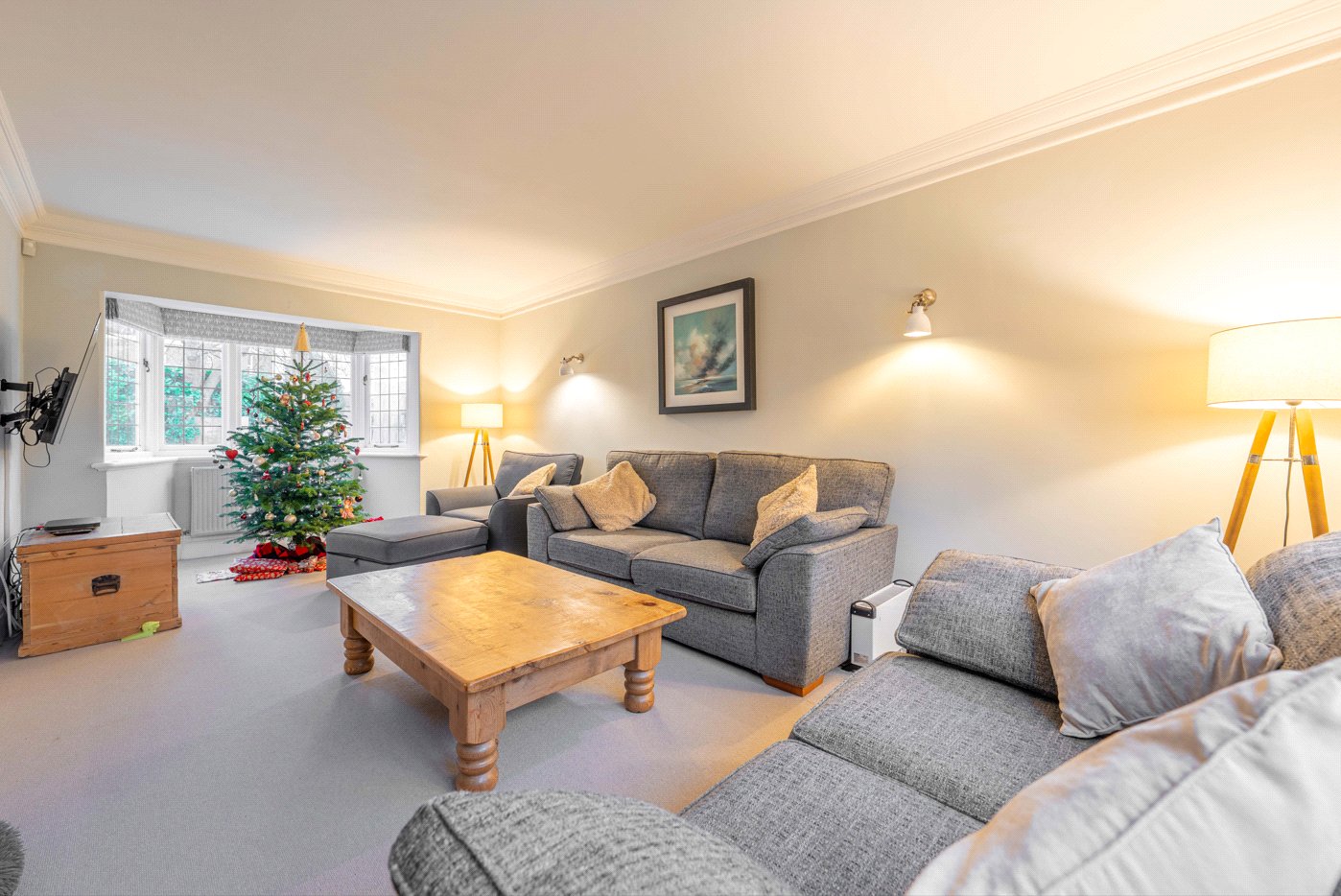 Sitting Room To Fron