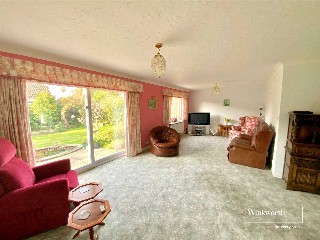 Medina Way, Friars Cliff, Christchurch, Dorset, BH23