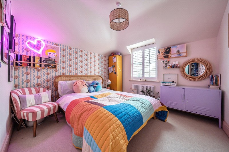 West End Grove, Farnham, Surrey, GU9