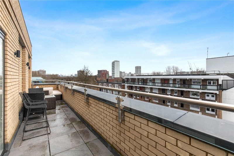 Chatfield Road, London, UK, SW11