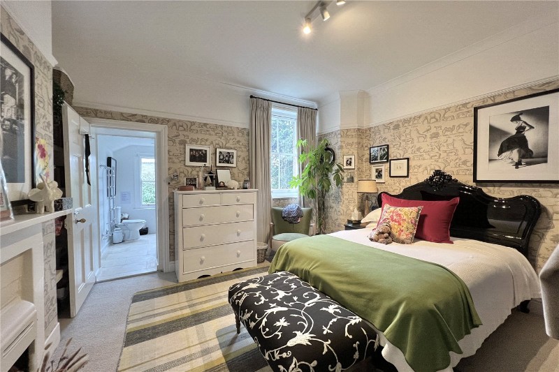 Mayflower Way, Farnham Common, SL2