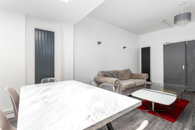 Hainault Road, London, E11