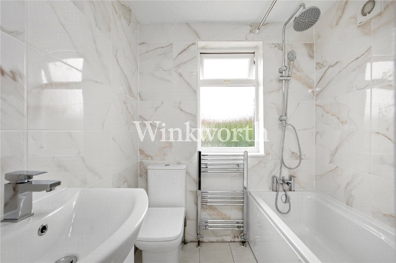 Chatsworth Drive, Enfield, EN1