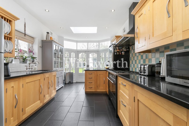 Derwent Road, London, N13